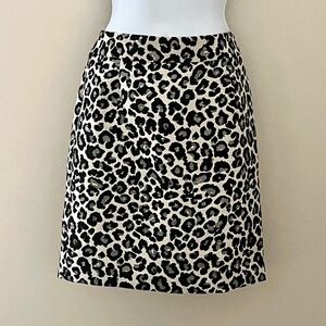 Halogen mini skirt size 2, LIKE NEW